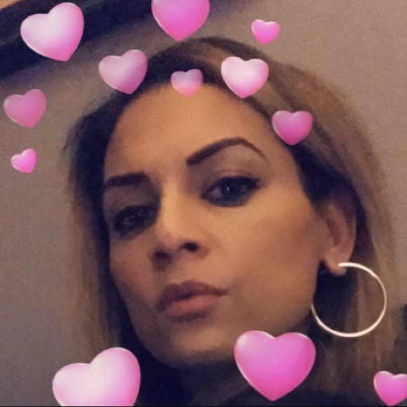 Meet your Posher, Manuela - Picture 1 of 1